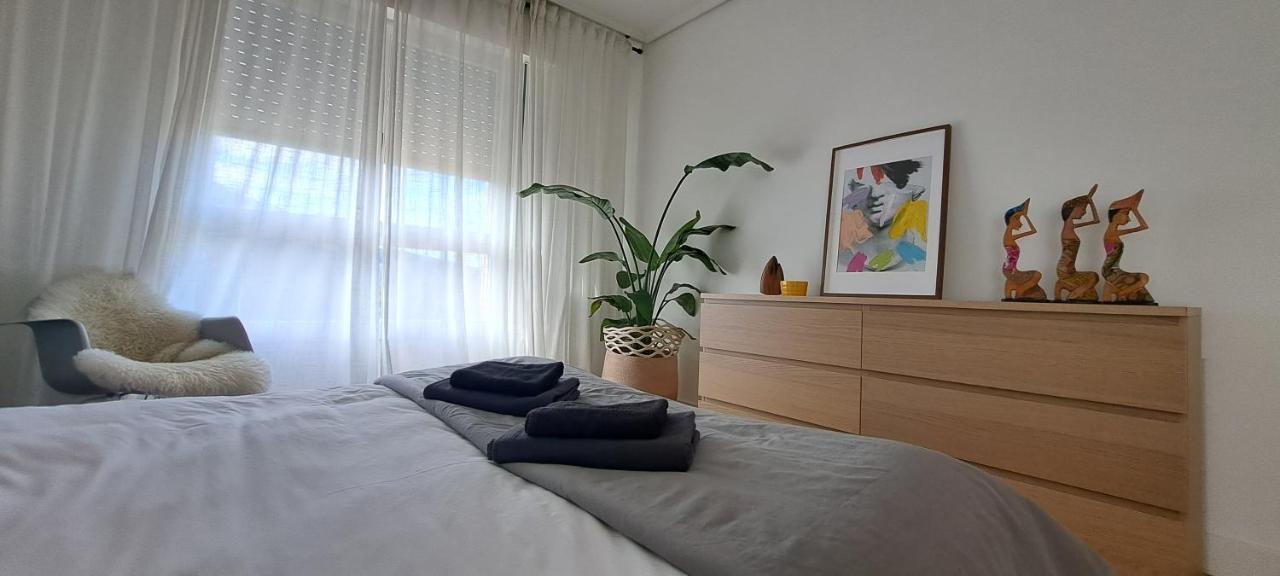 Apartamento Con Suite, Zona De Trabajo Y Yoga Wifi Y Garaje Кастро-Урдиалес Екстериор снимка