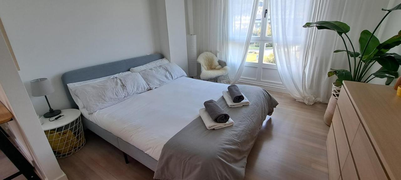 Apartamento Con Suite, Zona De Trabajo Y Yoga Wifi Y Garaje Кастро-Урдиалес Екстериор снимка